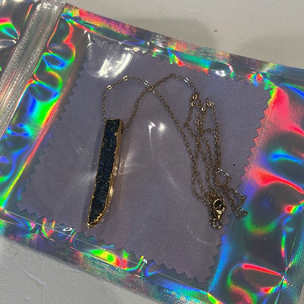 Lapis Lazuli Blue crystal outlined with gold leaf and gold filled chain hardware - Picture 1 of 6
